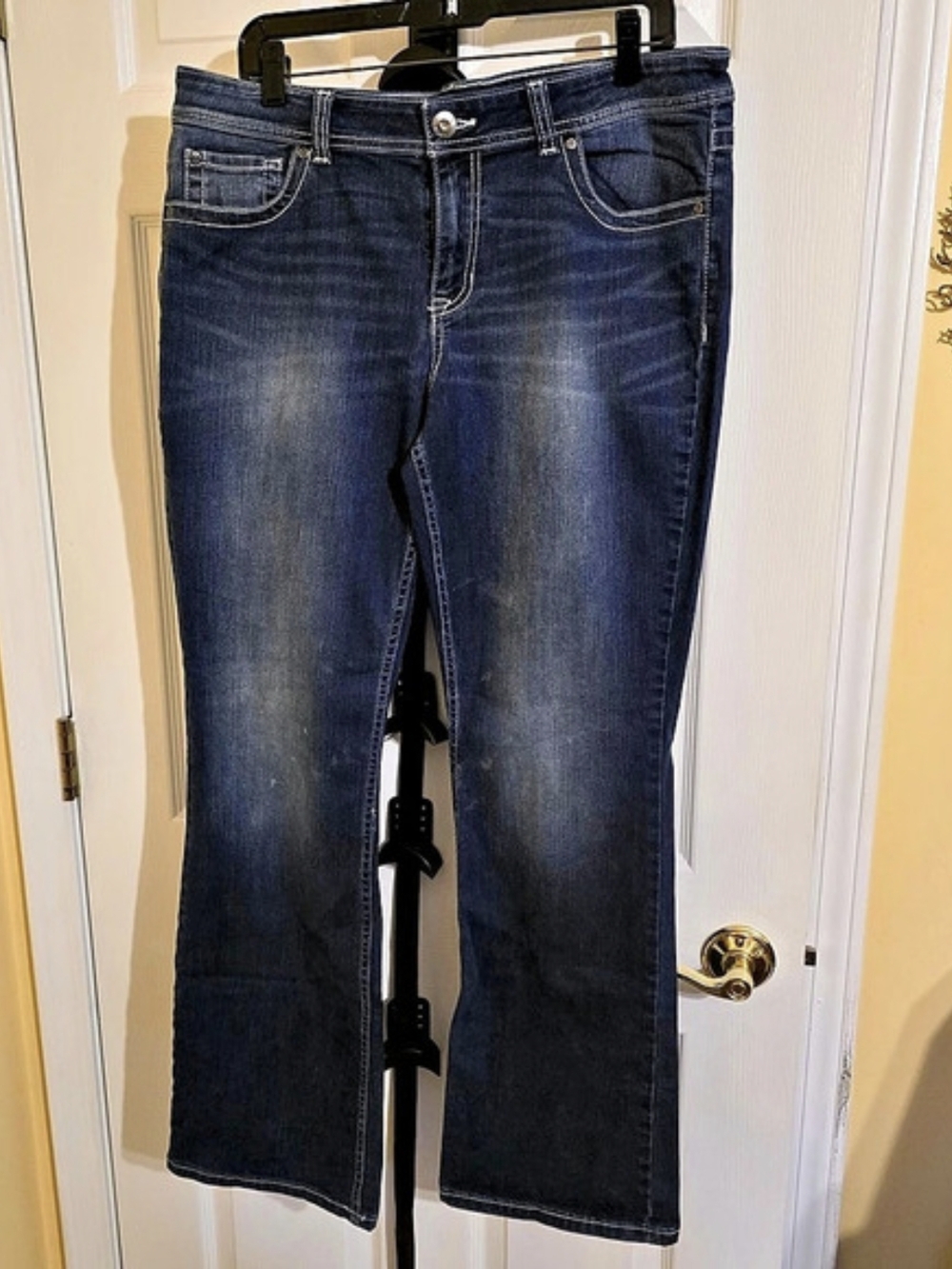 APT. 9 Bootcut Jeans Medium Blue Wash Size 14